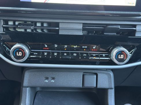 Used 2024 Honda Prologue Touring image 32