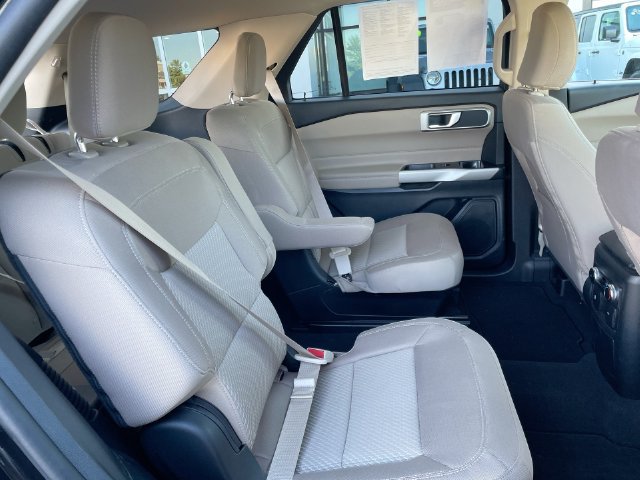 Used 2022 Ford Explorer XLT AWD/4WD image 17