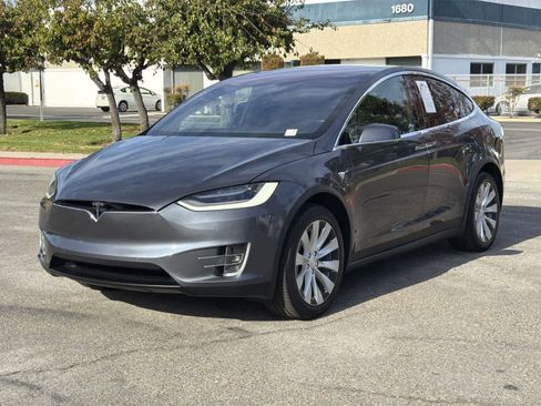 Used 2020 Tesla Model X Long Range image 8