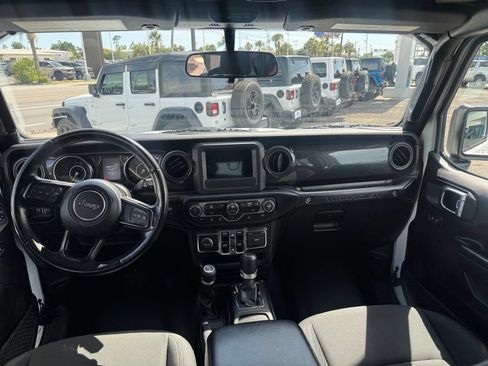 Used 2022 Jeep Wrangler Unlimited Sport AWD/4WD image 5