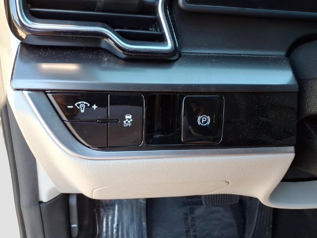 Used 2024 Kia Sportage EX FWD image 10
