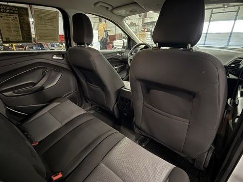 Used 2018 Ford Escape SE w/ Ford Safe & Smart Package image 28