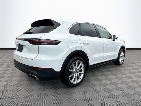 Used 2020 Porsche Cayenne w/ Premium Package image 6