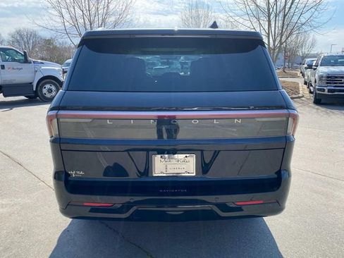 New 2026 Lincoln Navigator Black Label AWD/4WD image 29