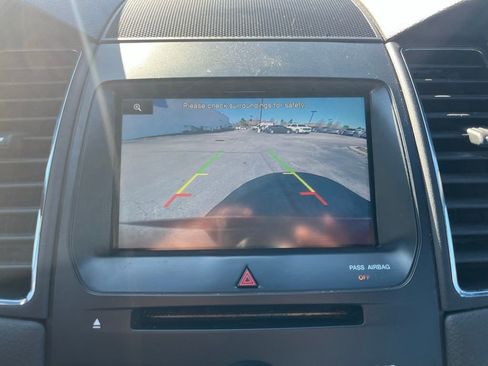 Used 2015 Ford Taurus SEL w/ Equipment Group 201A FWD image 15