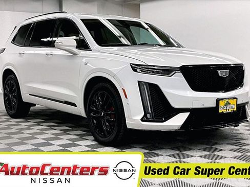 Used 2024 Cadillac XT6 Sport image 1