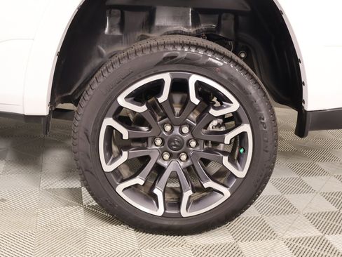 Used 2025 RAM 1500 Limited AWD/4WD image 19