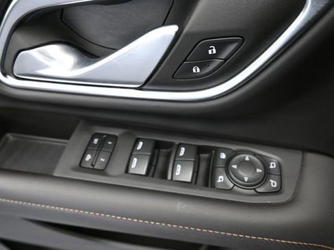 Used 2023 GMC Yukon AT4 AWD/4WD image 39