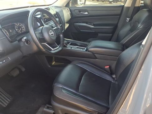 Used 2022 Nissan Pathfinder SL FWD image 10
