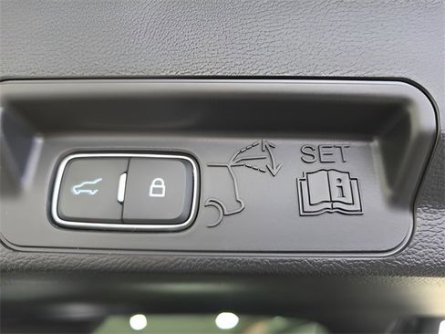 Used 2023 Ford Explorer ST w/ Equipment Group 401A image 18