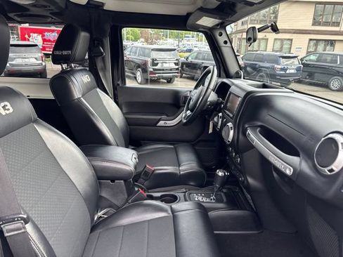 Used 2012 Jeep Wrangler Rubicon w/ Trailer Tow Group AWD/4WD image 10
