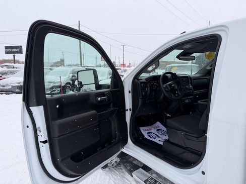 Used 2025 Chevrolet Silverado 3500 W/T image 12