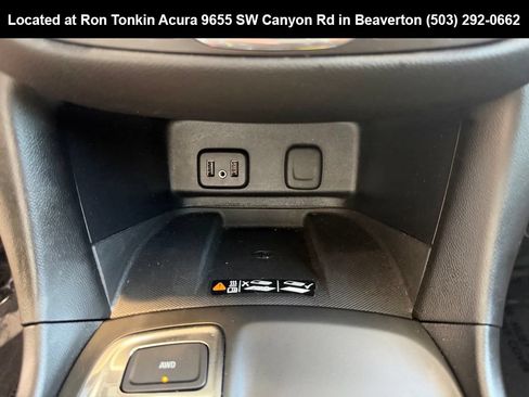 Used 2018 Chevrolet Equinox Premier AWD/4WD image 24
