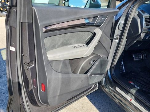 Used 2018 Audi SQ5 Prestige w/ Prestige Package image 11