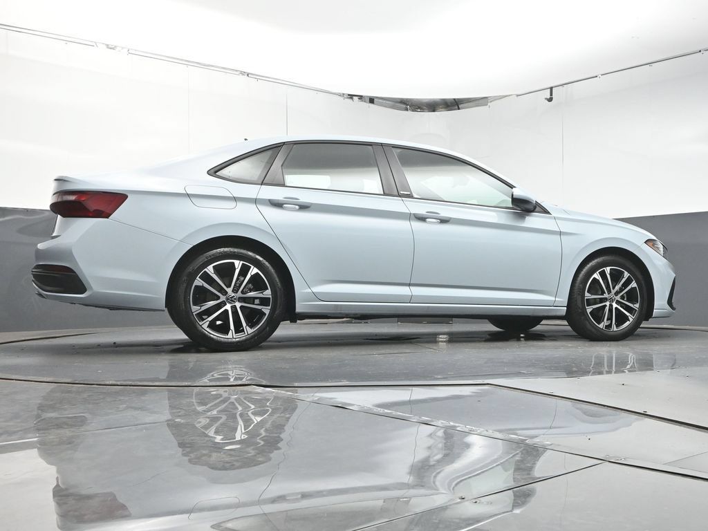 Used 2026 Volkswagen Jetta Sport FWD image 36