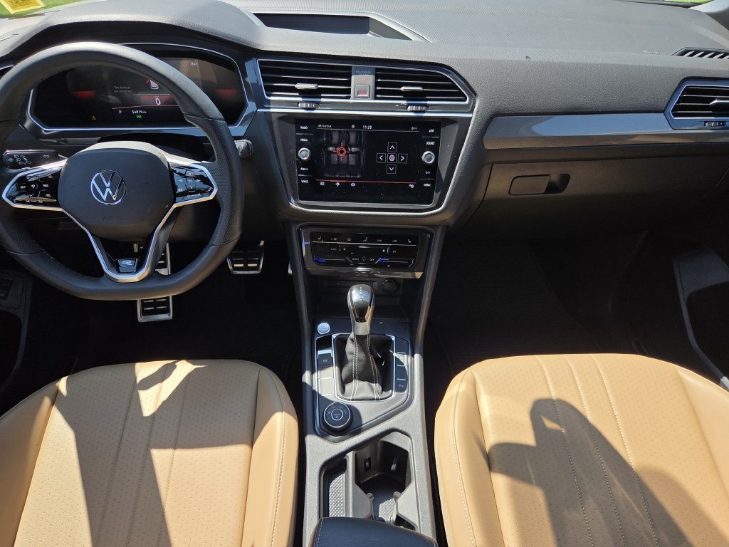 Used 2024 Volkswagen Tiguan SE R-Line AWD/4WD image 16