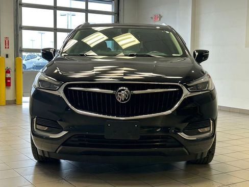 Used 2019 Buick Enclave Essence image 2