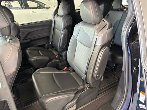 Used 2021 Toyota Sienna XSE image 30