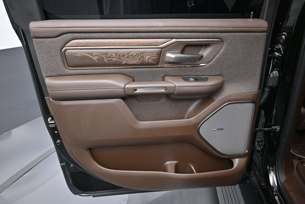 Used 2025 RAM 1500 Limited AWD/4WD image 35