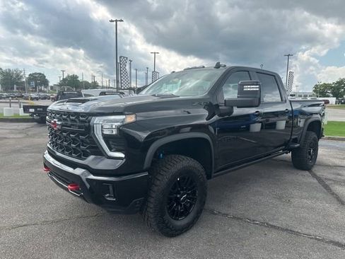 New 2026 Chevrolet Silverado 2500 ZR2 w/ LPO, Dark Essentials Package AWD/4WD image 7