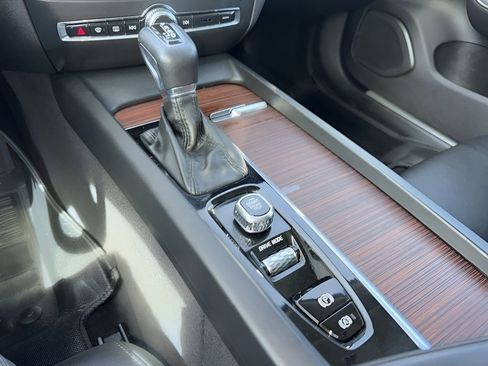 Used 2021 Volvo S60 T5 Momentum image 17