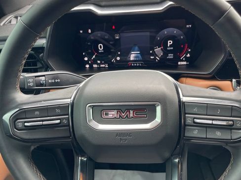 Used 2025 GMC Canyon AT4 w/ AT4 Premium Package AWD/4WD image 9