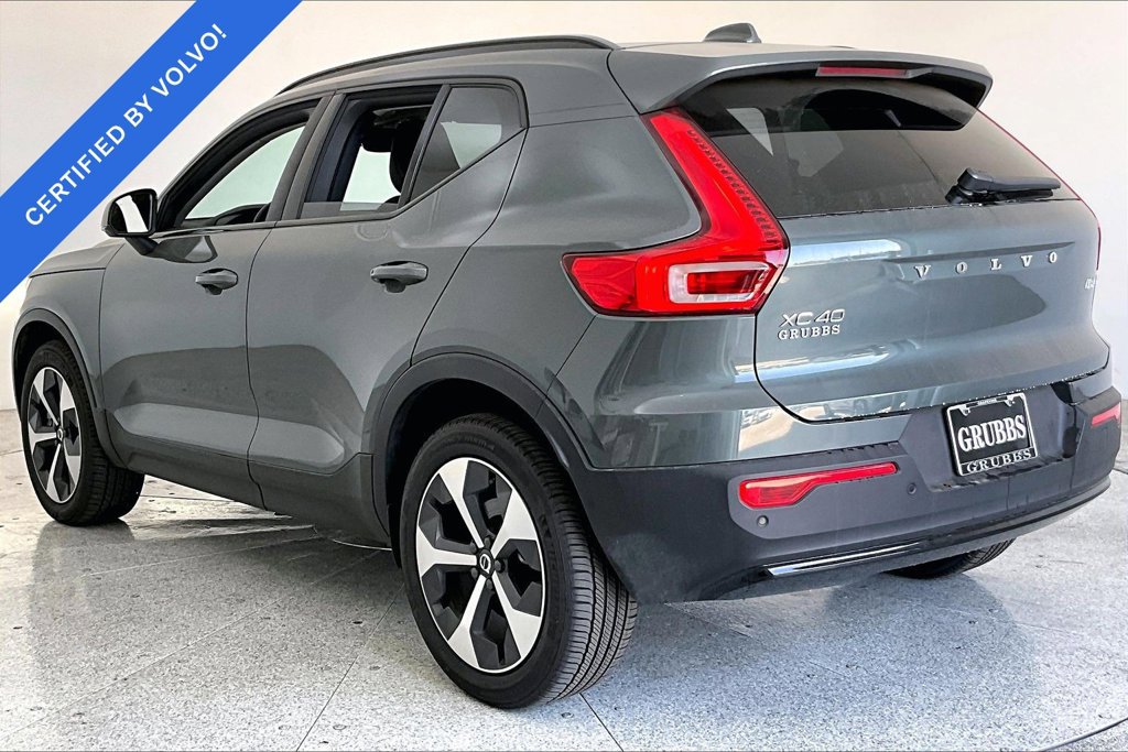 Used 2026 Volvo XC40 B4 Core w/ Climate Package FWD image 14