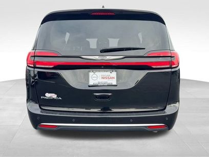 Used 2024 Chrysler Pacifica Touring-L