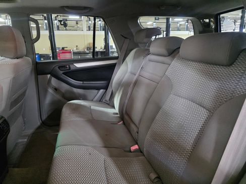 Used 2006 Toyota 4Runner SR5 AWD/4WD image 11