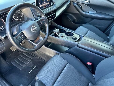 Used 2025 Nissan Rogue SV AWD/4WD image 11