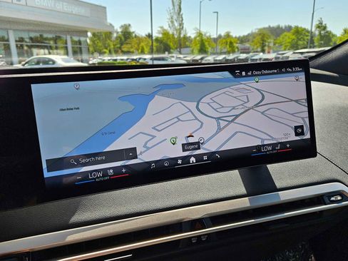 Used 2025 BMW iX xDrive50 image 31