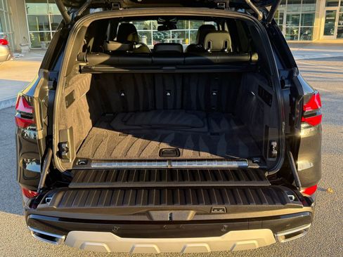 Used 2026 BMW X5 xDrive50e w/ Executive Package image 17