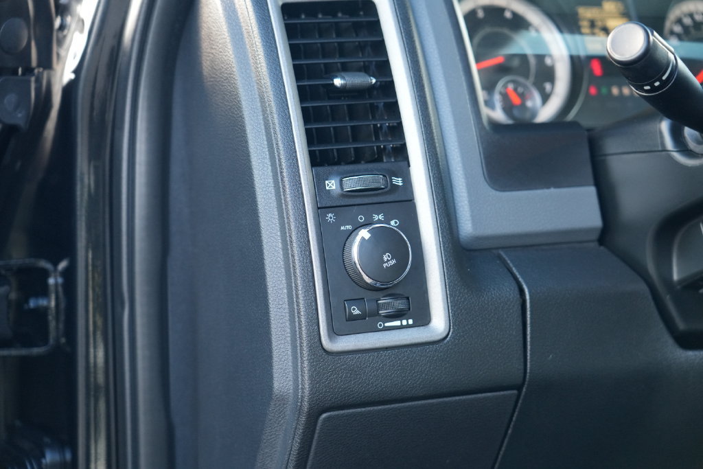 Used 2017 RAM 1500 Express AWD/4WD image 15