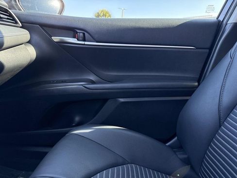 Used 2022 Toyota Camry SE image 31