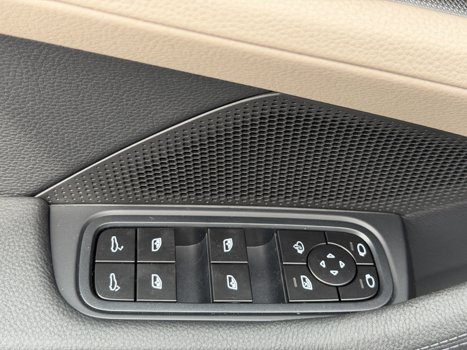 New 2026 Porsche Panamera 4 AWD/4WD image 23