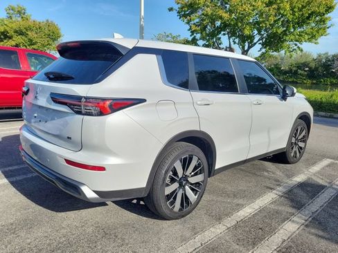 Used 2026 Mitsubishi Outlander SE FWD image 4