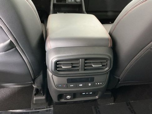 Used 2025 Honda Pilot TrailSport image 25