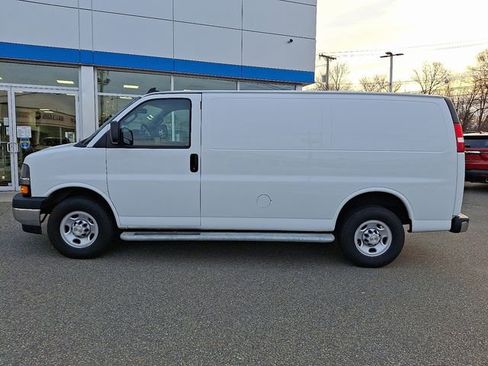 Used 2024 Chevrolet Express 2500 w/ Driver Convenience Package image 5