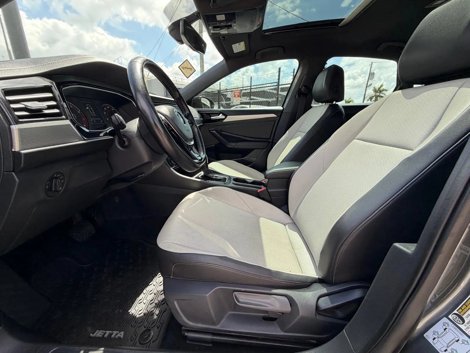 Used 2020 Volkswagen Jetta R-Line w/ R-Line Cold Weather Package FWD image 12