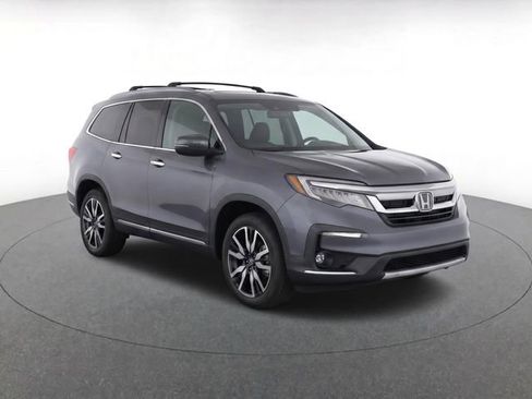 Used 2020 Honda Pilot Touring image 3