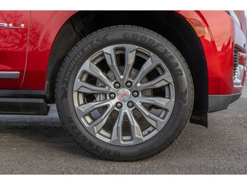 Used 2022 GMC Yukon Denali image 9