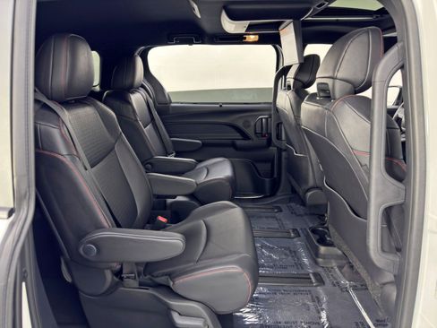 Used 2025 Toyota Sienna XSE w/ XSE Plus Package image 44