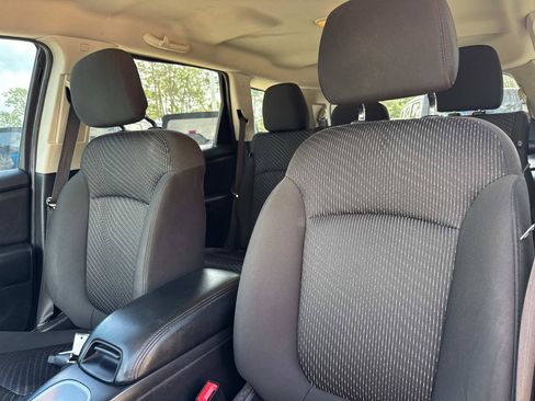 Used 2018 Dodge Journey SE FWD image 19