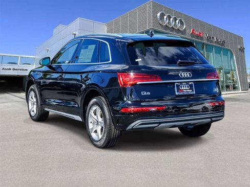 Used 2023 Audi Q5 Premium w/ Convenience Package image 2