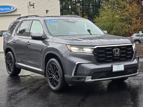 Certified 2024 Honda Pilot Elite image 3