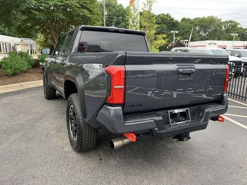 Certified 2025 Toyota Tacoma TRD Off-Road AWD/4WD image 6