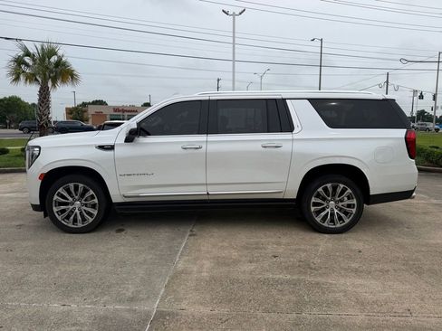 Used 2022 GMC Yukon XL Denali RWD image 2