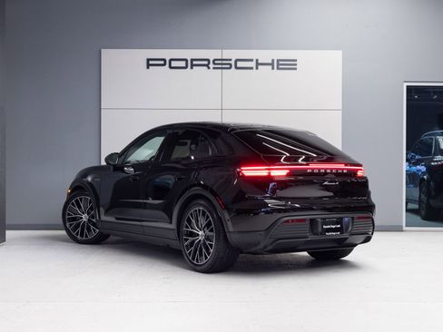 Used 2026 Porsche Macan 4 Electric AWD/4WD image 3