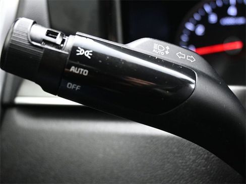 Used 2021 Kia Sorento LX image 26