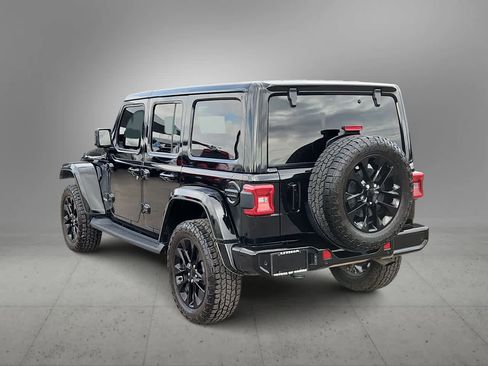 Used 2020 Jeep Wrangler Unlimited Sahara image 6